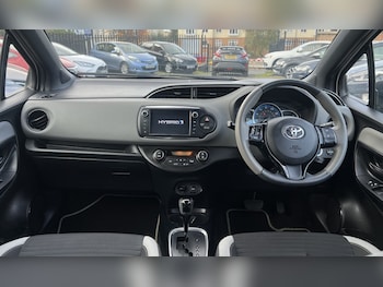 Used Toyota Yaris 2016 for sale - 76618602: Photo