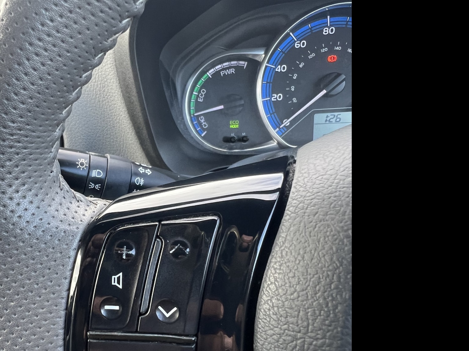 Used Toyota Yaris 2016 for sale - 76618602: Photo 30