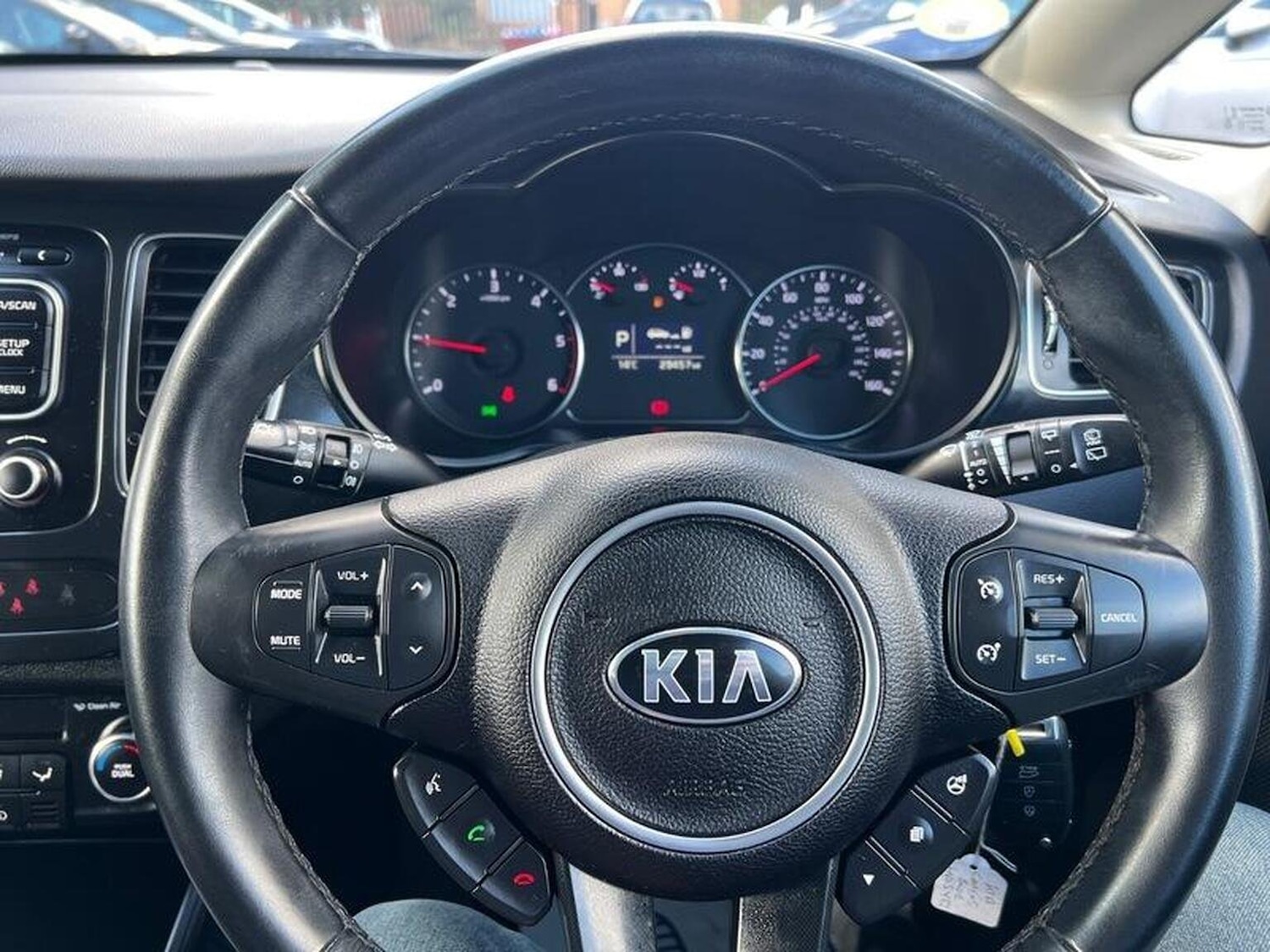 Used Kia Carens 2015 for sale - 76712953: Photo 22