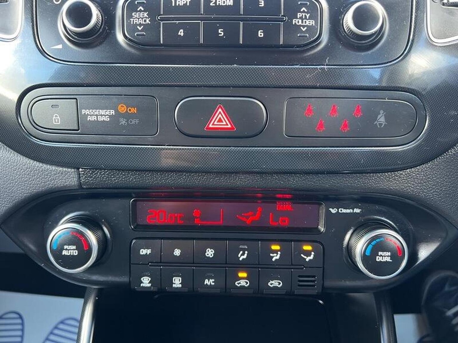 Used Kia Carens 2015 for sale - 76712953: Photo 25