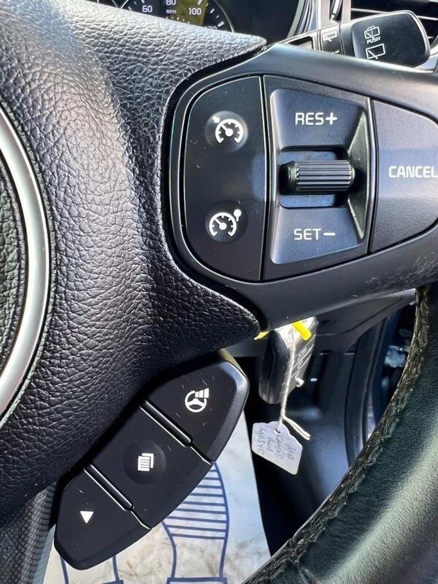 Used Kia Carens 2015 for sale - 76712953: Photo 29