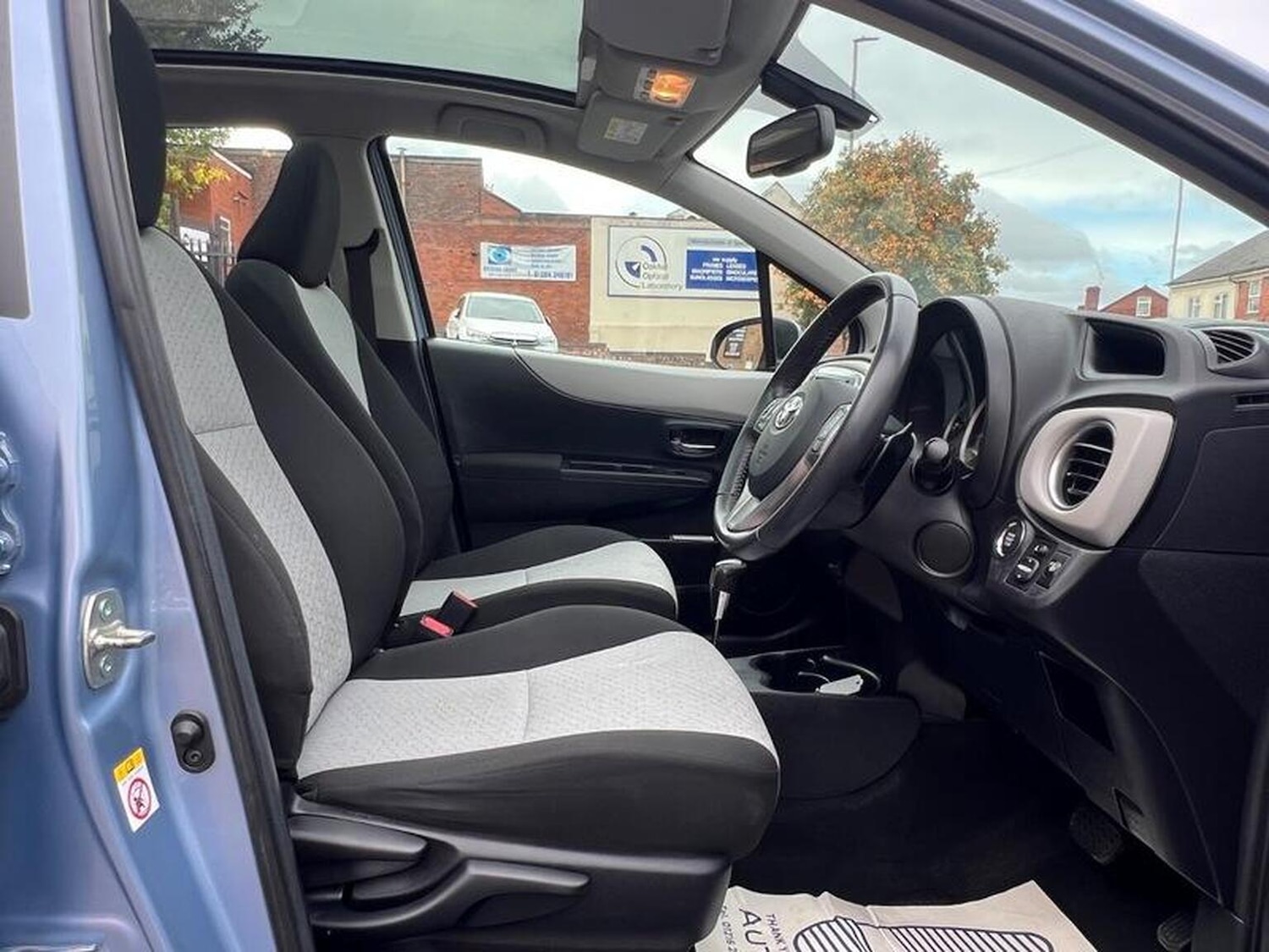 Used Toyota Yaris 2012 for sale - 76559946: Photo 11