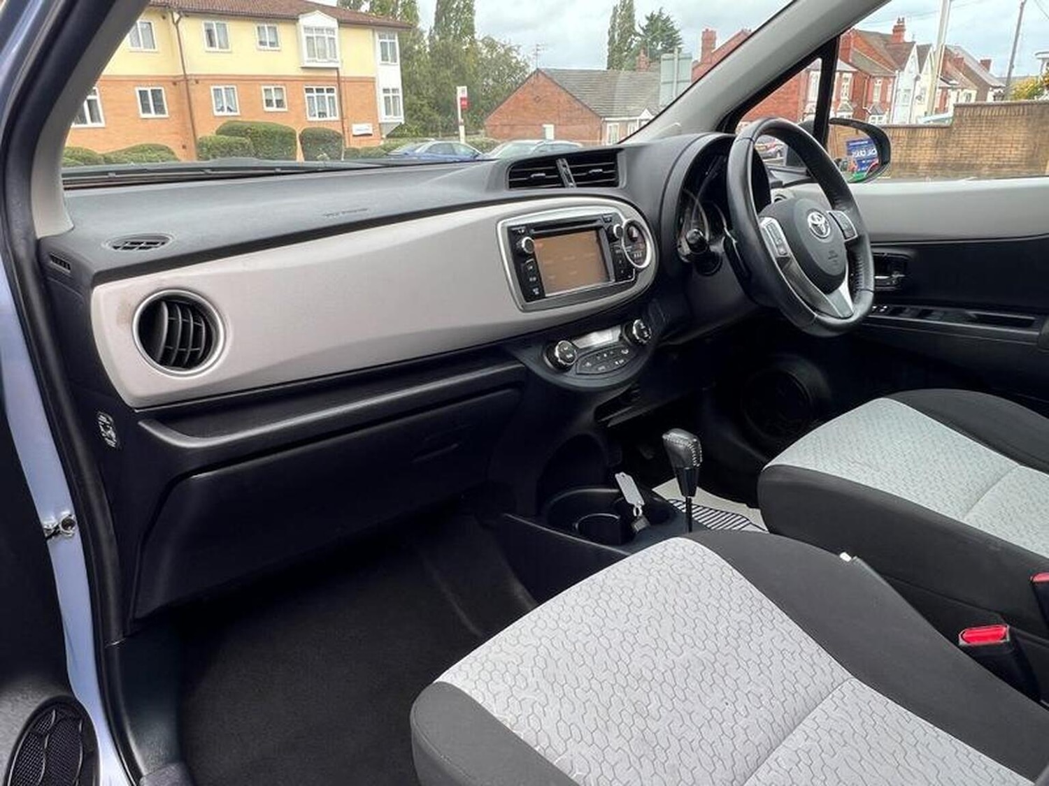 Used Toyota Yaris 2012 for sale - 76559946: Photo 15