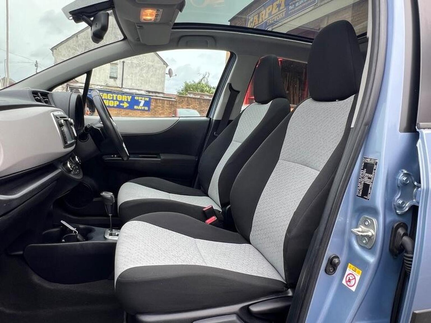 Used Toyota Yaris 2012 for sale - 76559946: Photo 16