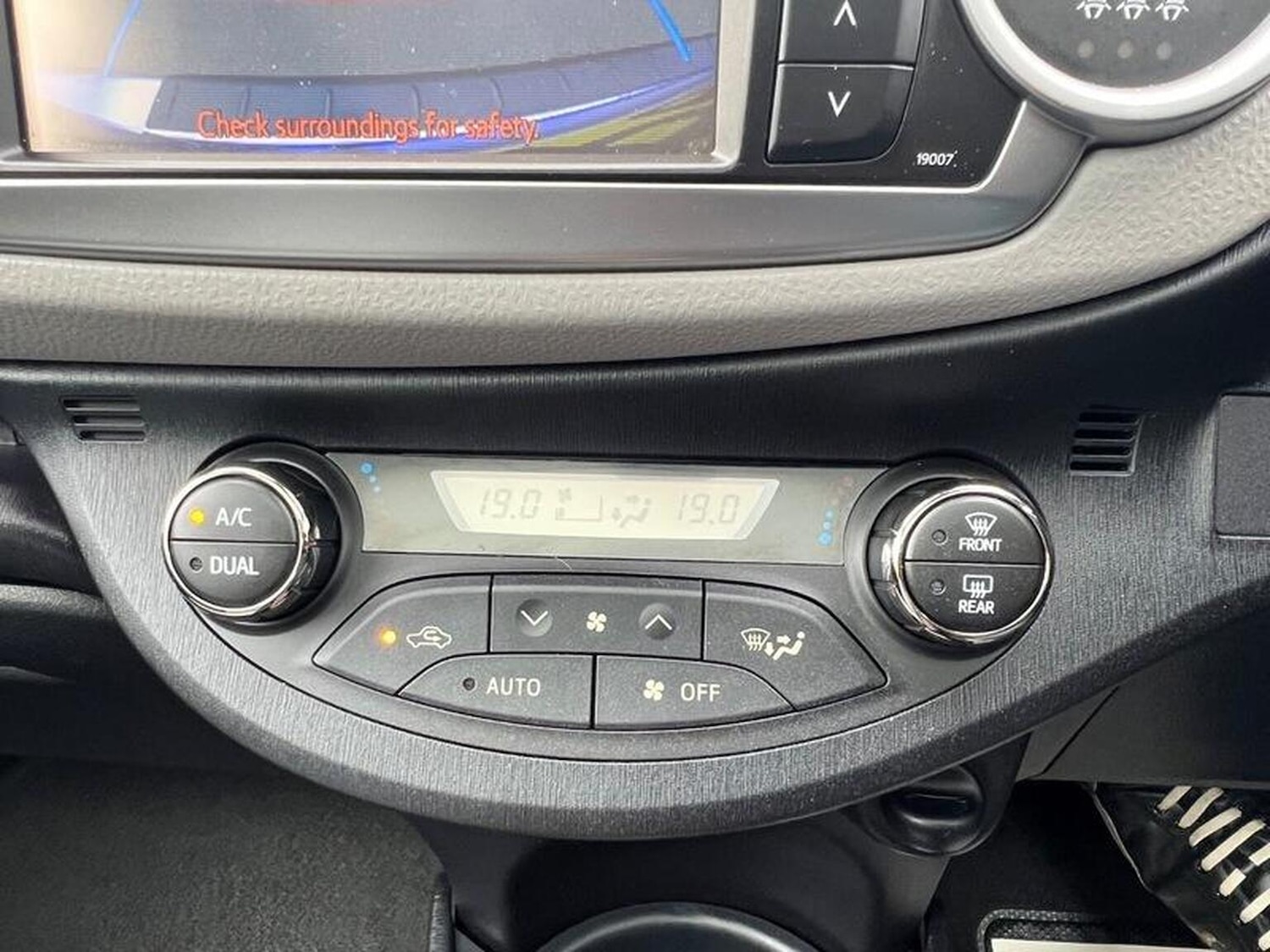 Used Toyota Yaris 2012 for sale - 76559946: Photo 22