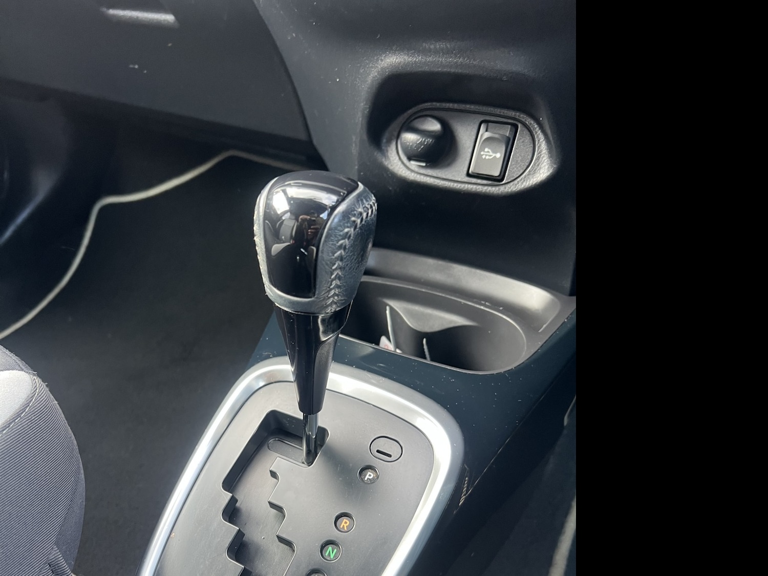 Used Toyota Yaris 2016 for sale - 76751728: Photo 28