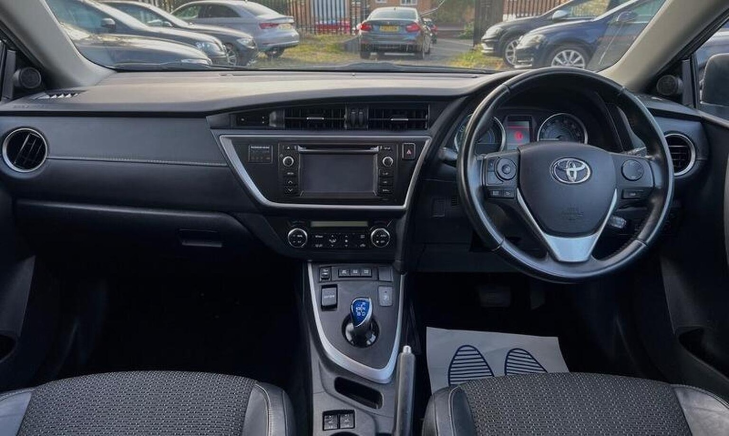 Used Toyota Auris 2013 for sale - 76769553: Photo 2