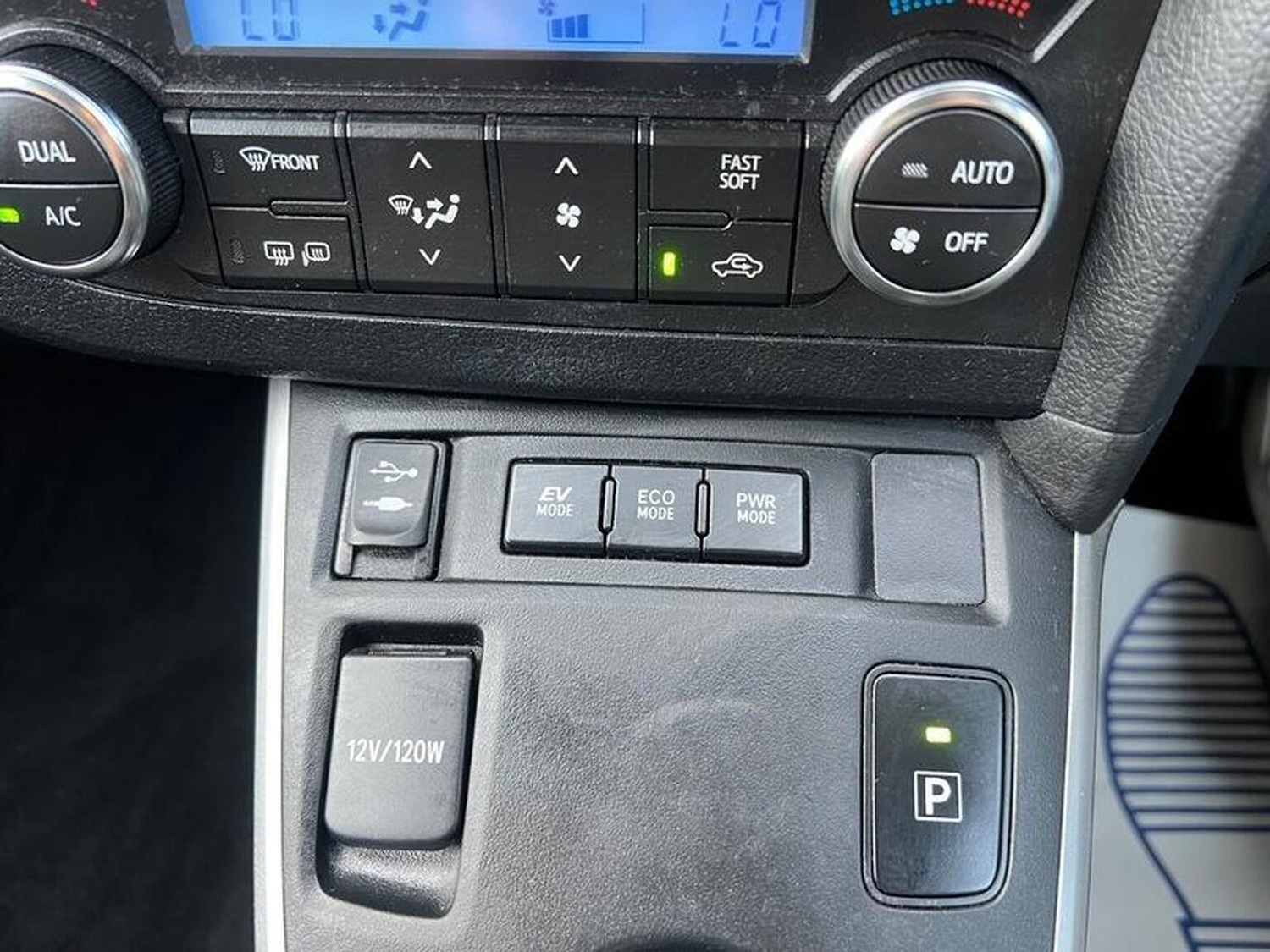 Used Toyota Auris 2013 for sale - 76769553: Photo 24