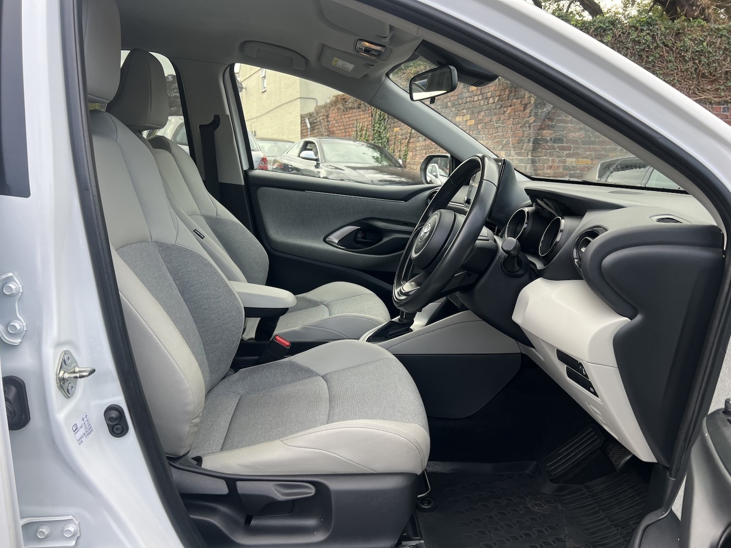 Used Toyota Yaris 2021 for sale - 76559973: Photo 11