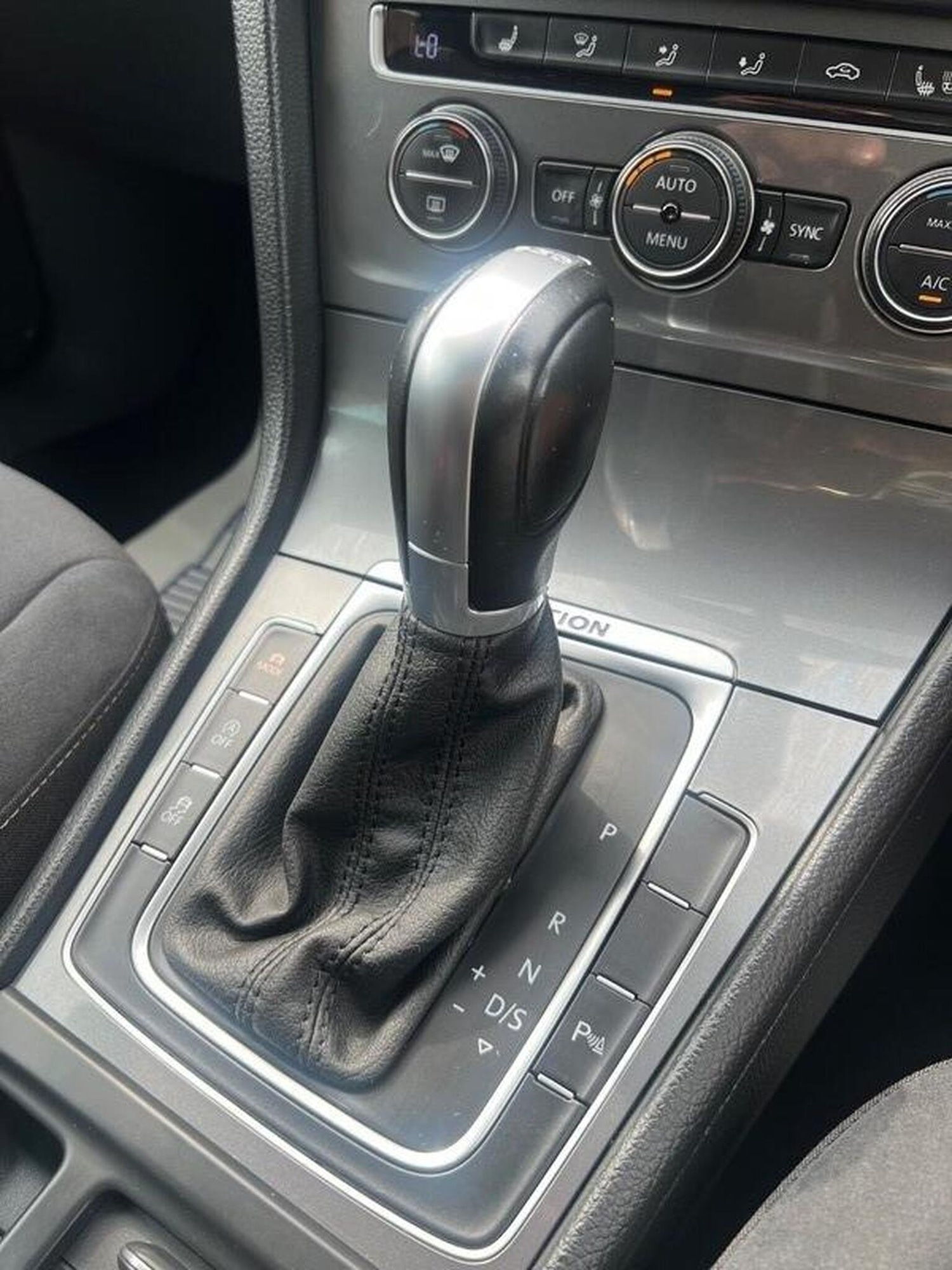 Used Volkswagen Golf 2016 for sale - 76559948: Photo 24