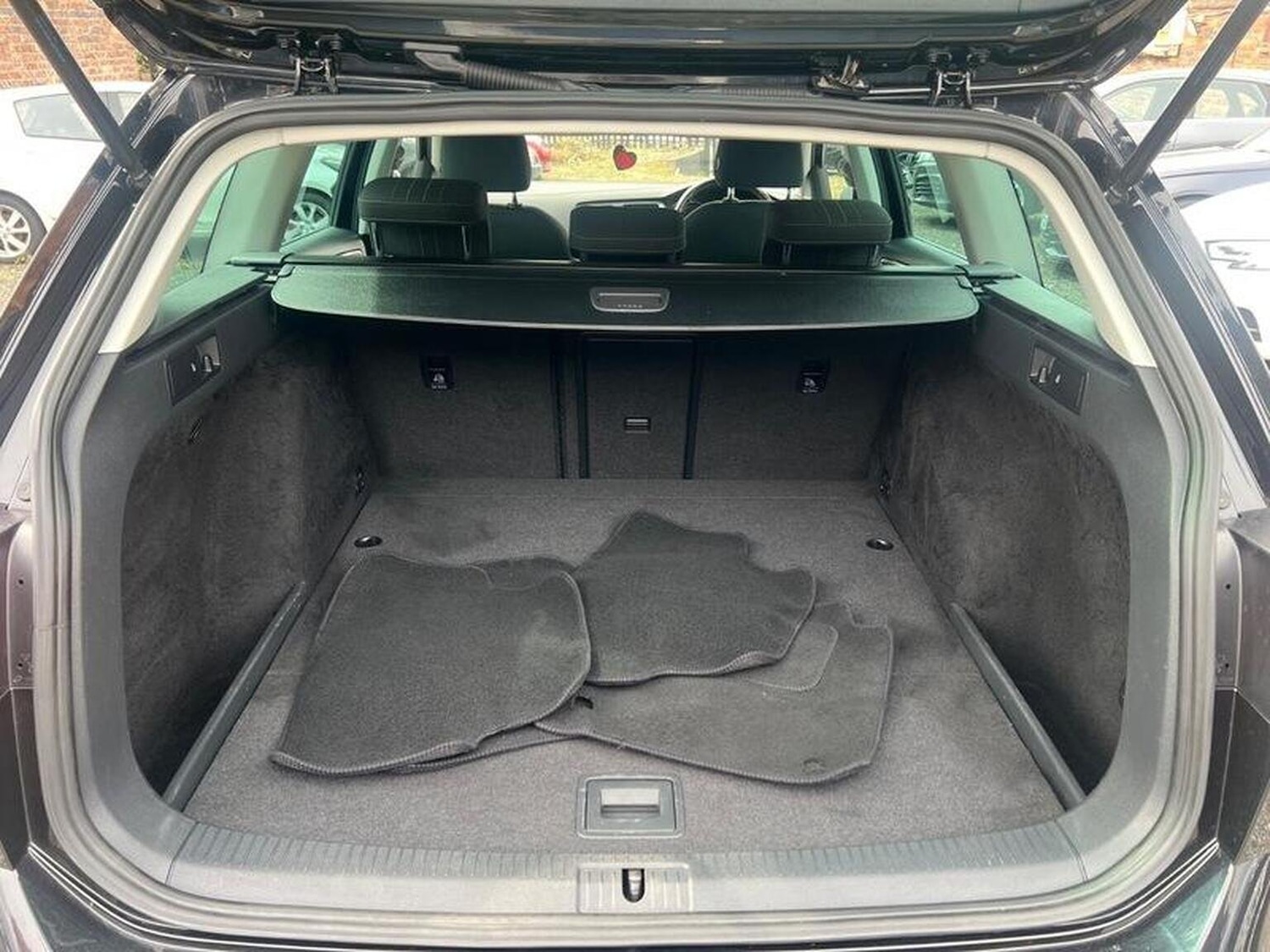 Used Volkswagen Golf 2016 for sale - 76559948: Photo 38