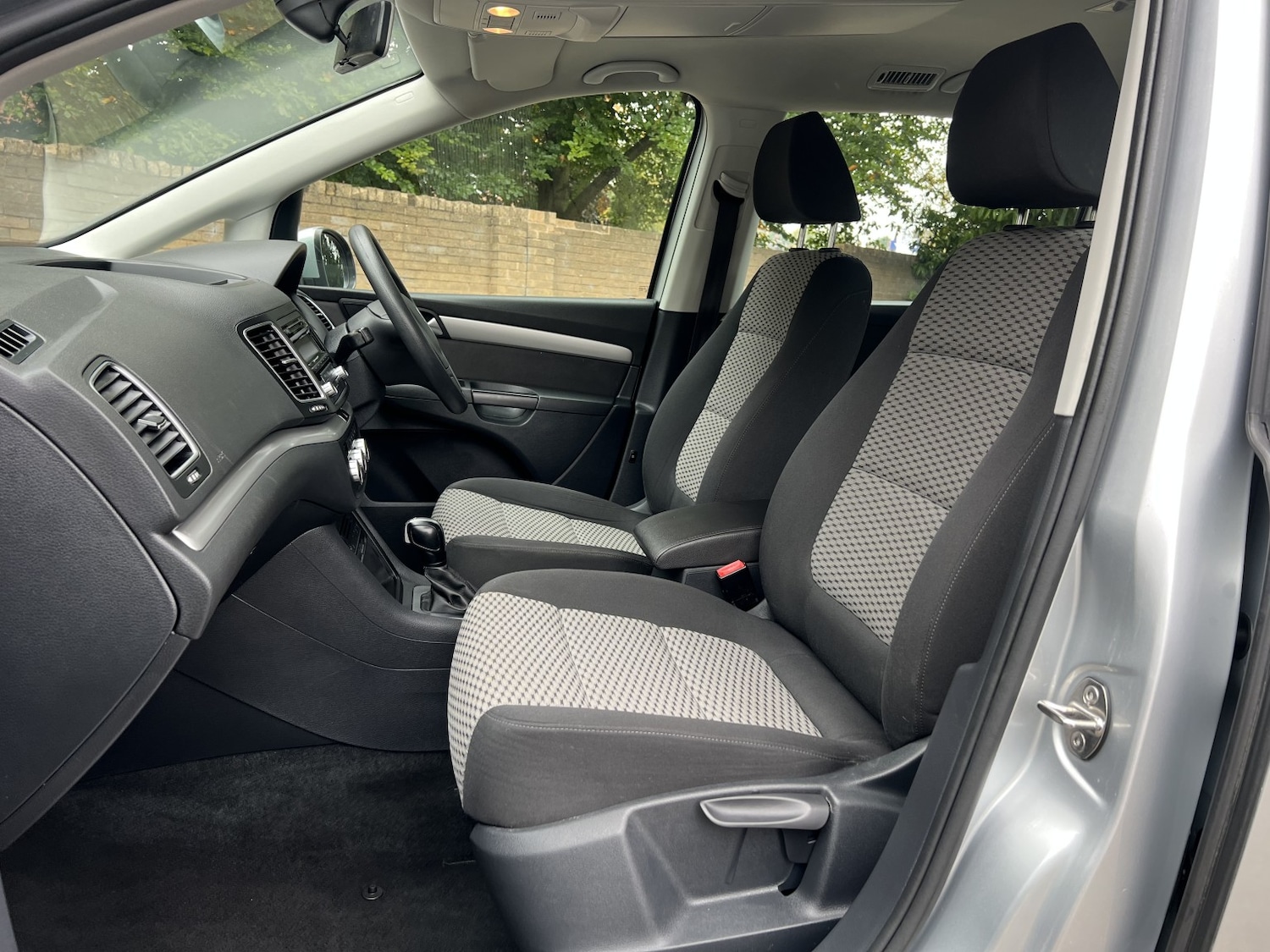 Used Volkswagen Sharan 2014 for sale - 76618671: Photo 16