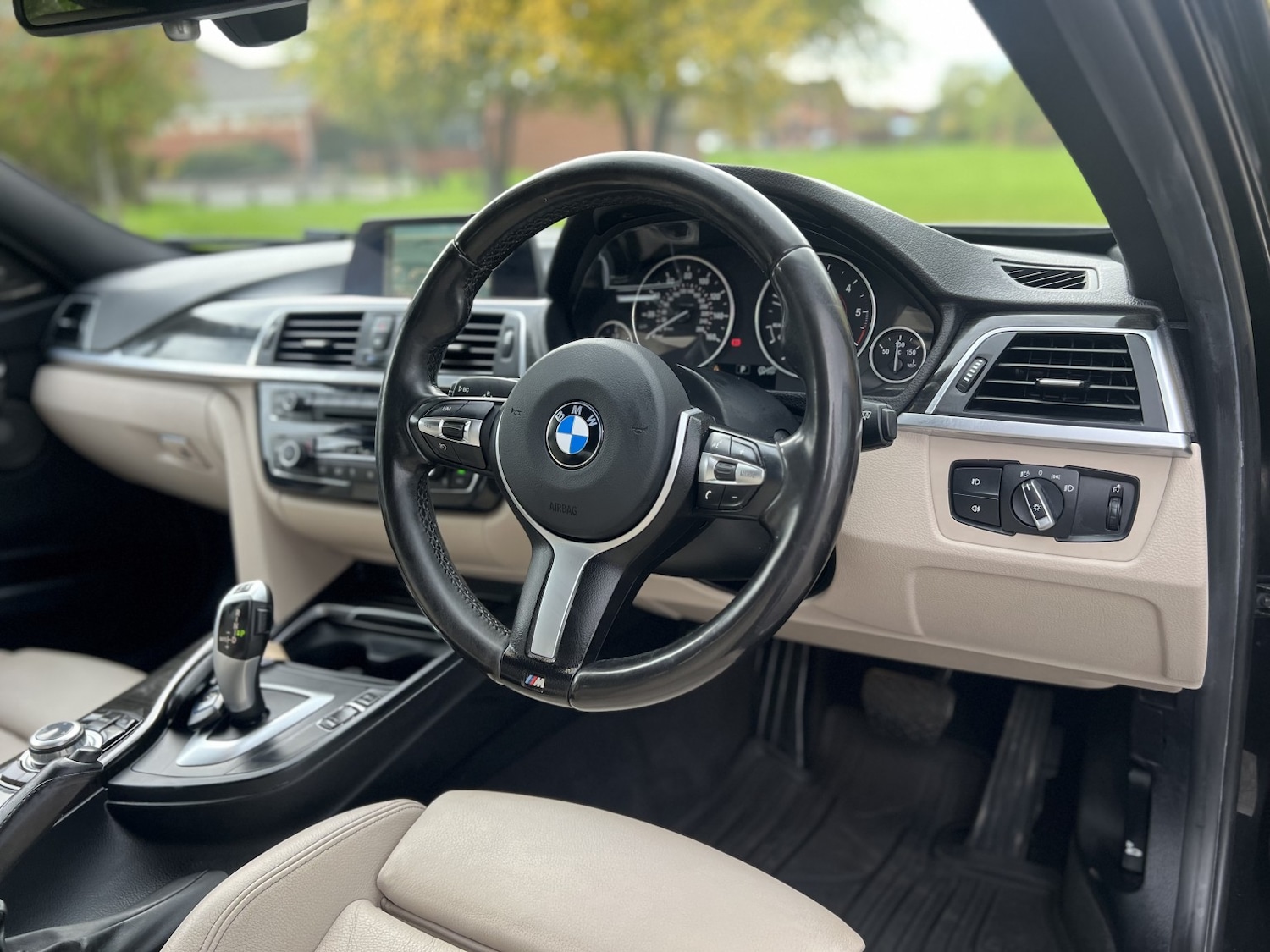Used BMW 3 Series 2015 for sale - 76618782: Photo 10