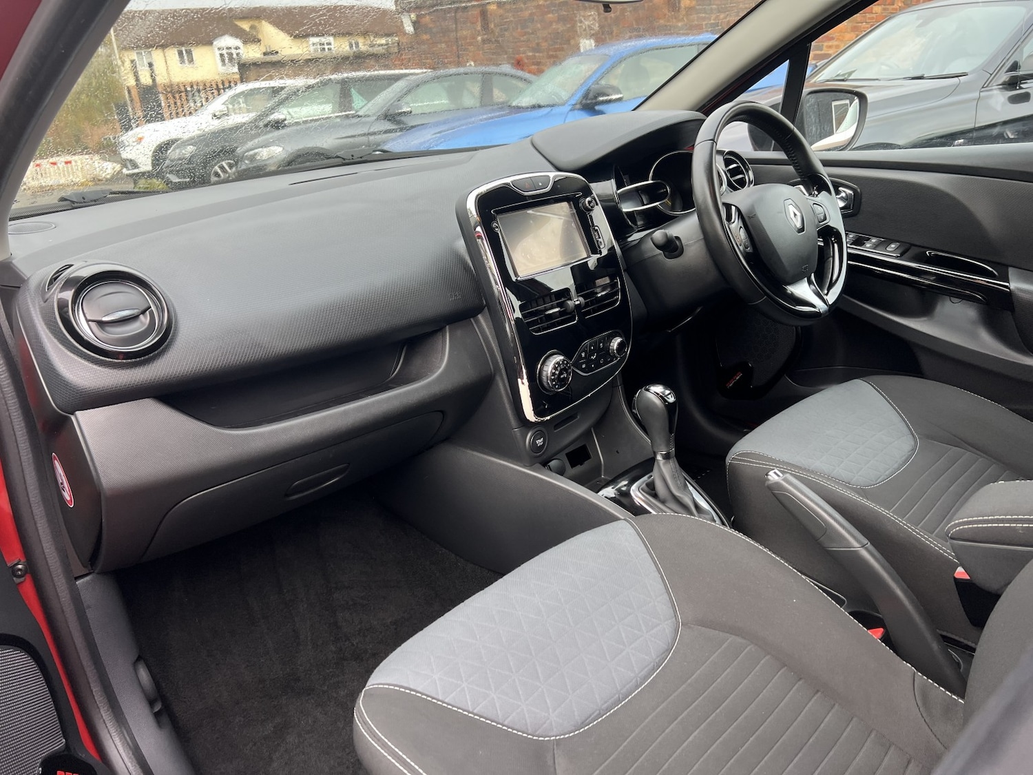 Used Renault Clio 2015 for sale - 76618675: Photo 15