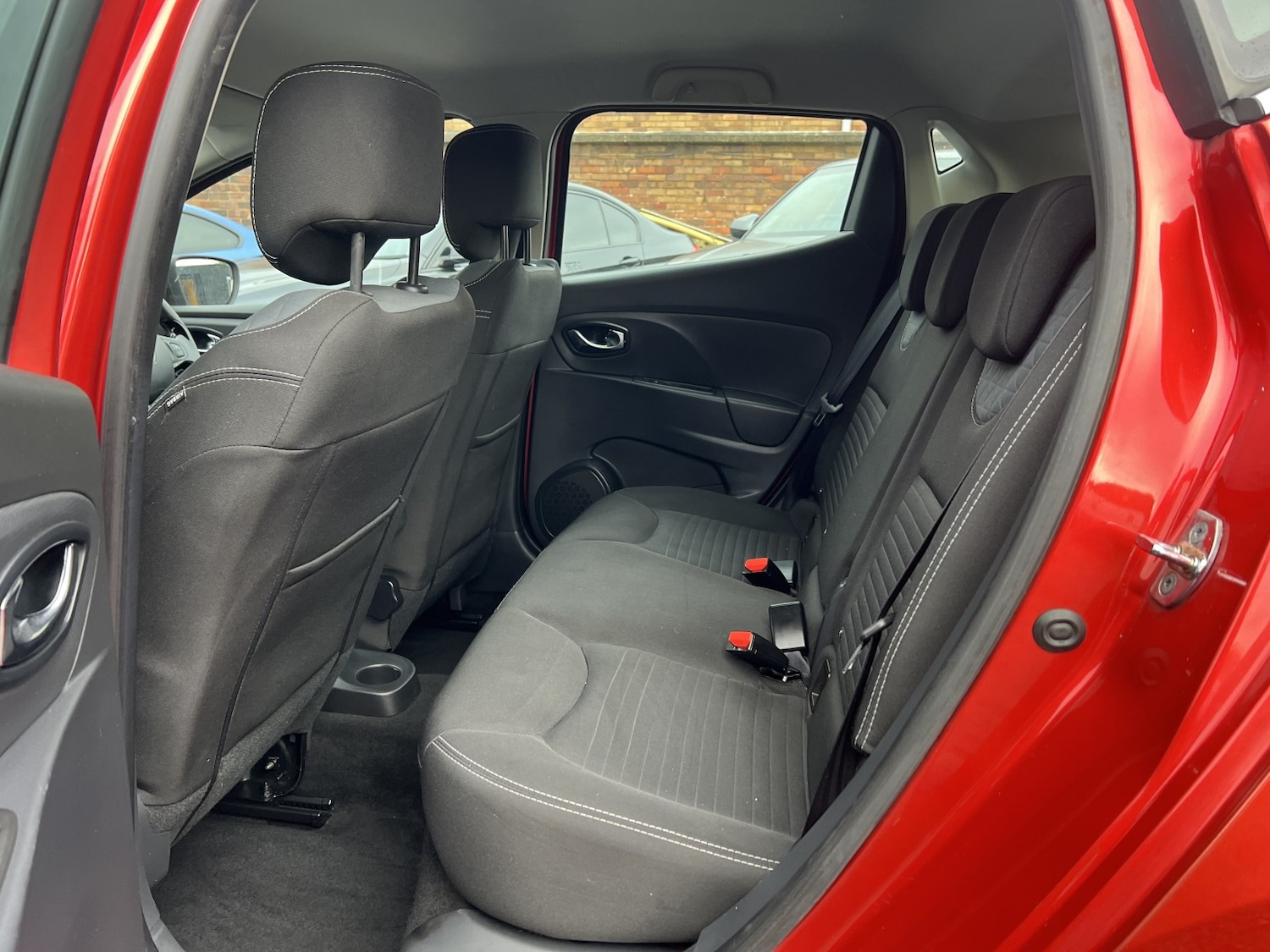 Used Renault Clio 2015 for sale - 76618675: Photo 17