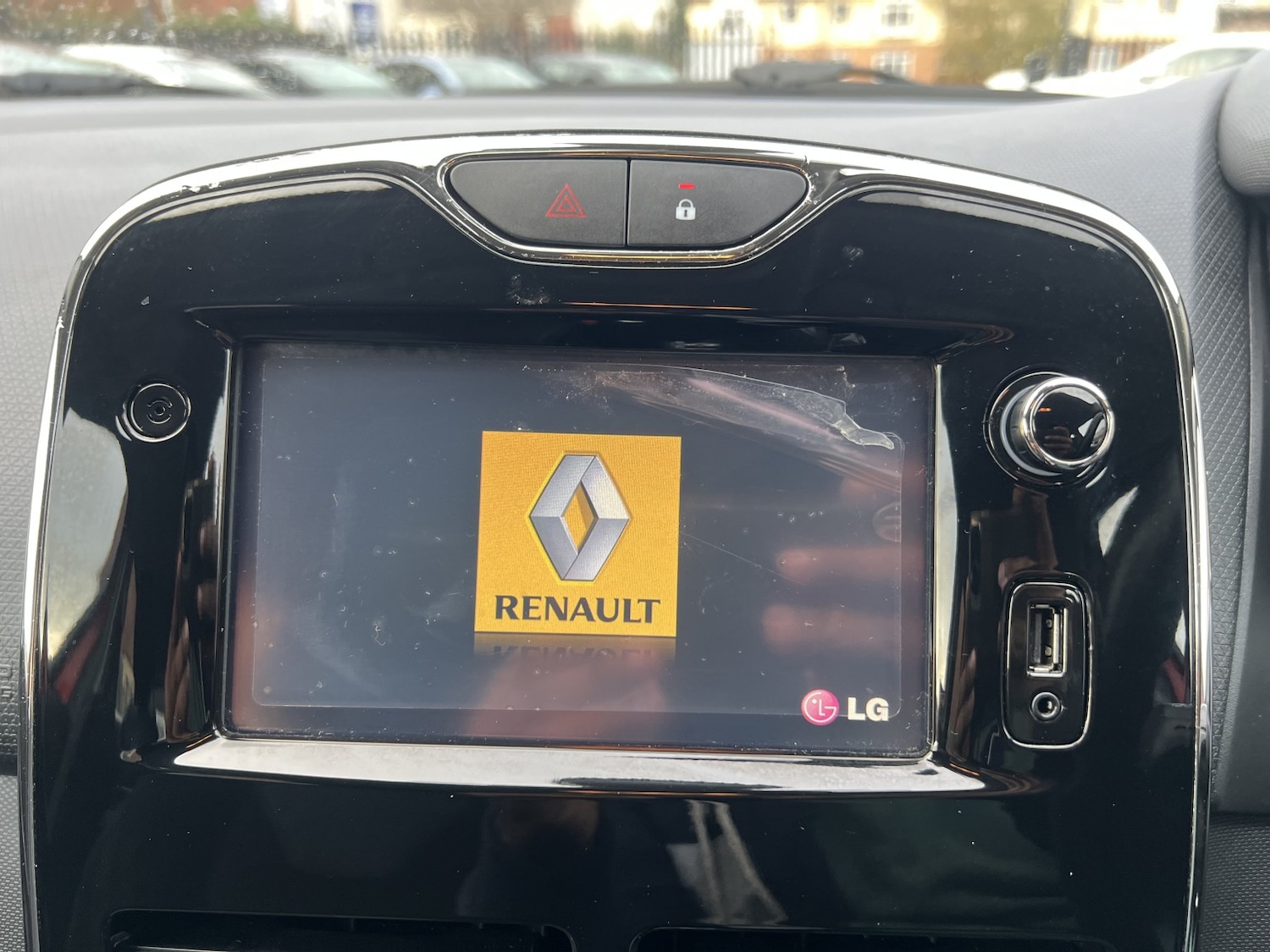 Used Renault Clio 2015 for sale - 76618675: Photo 20