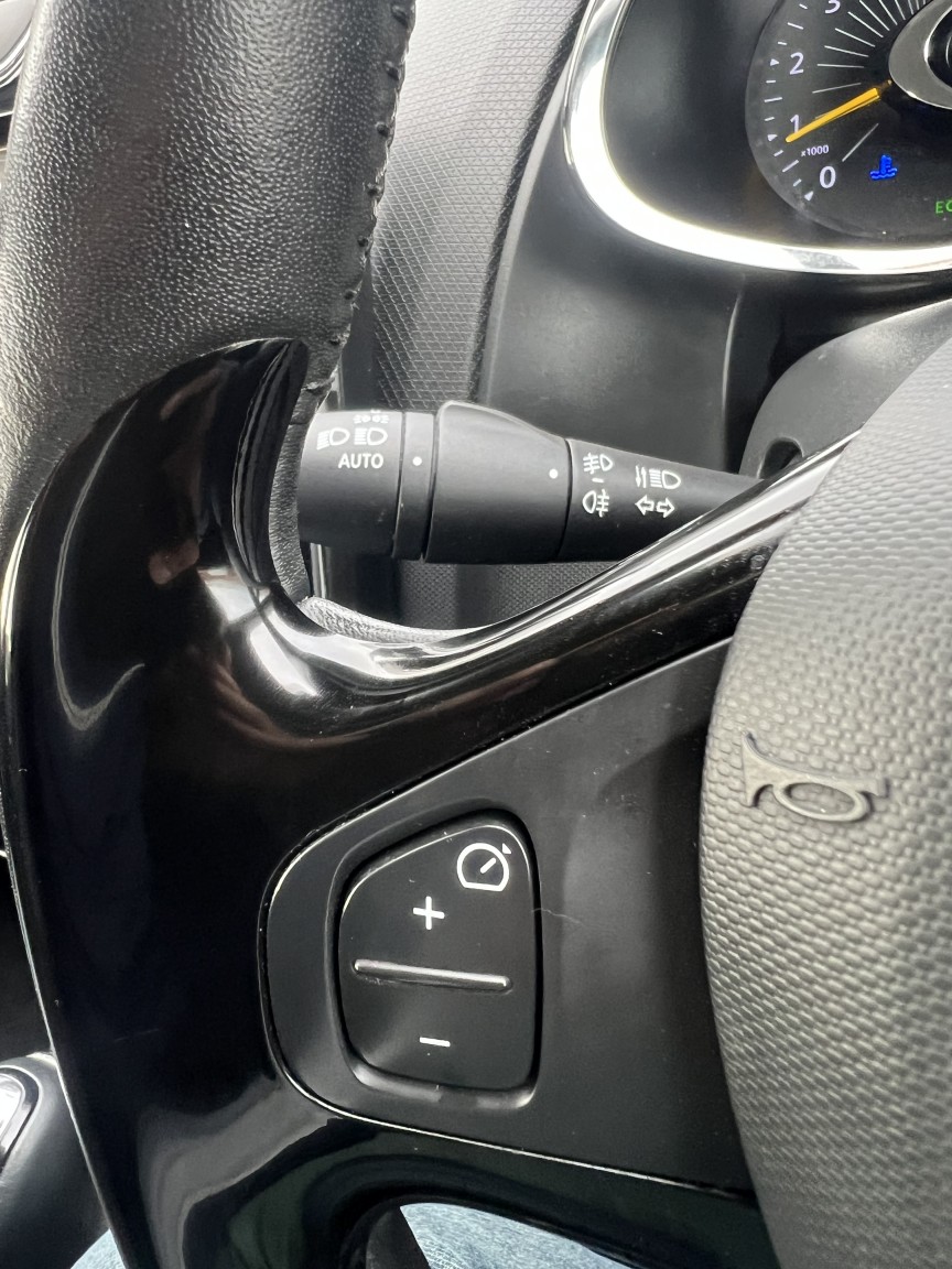 Used Renault Clio 2015 for sale - 76618675: Photo 26