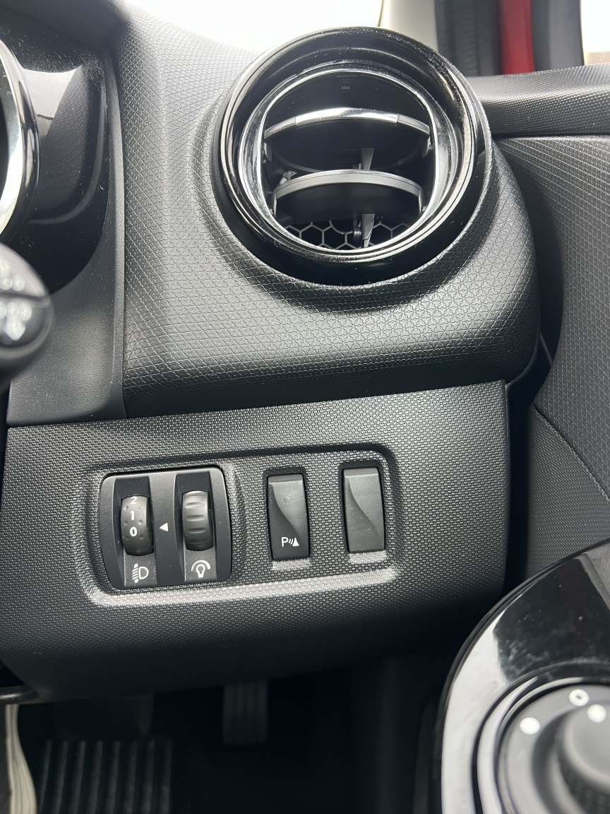 Used Renault Clio 2015 for sale - 76618675: Photo 28