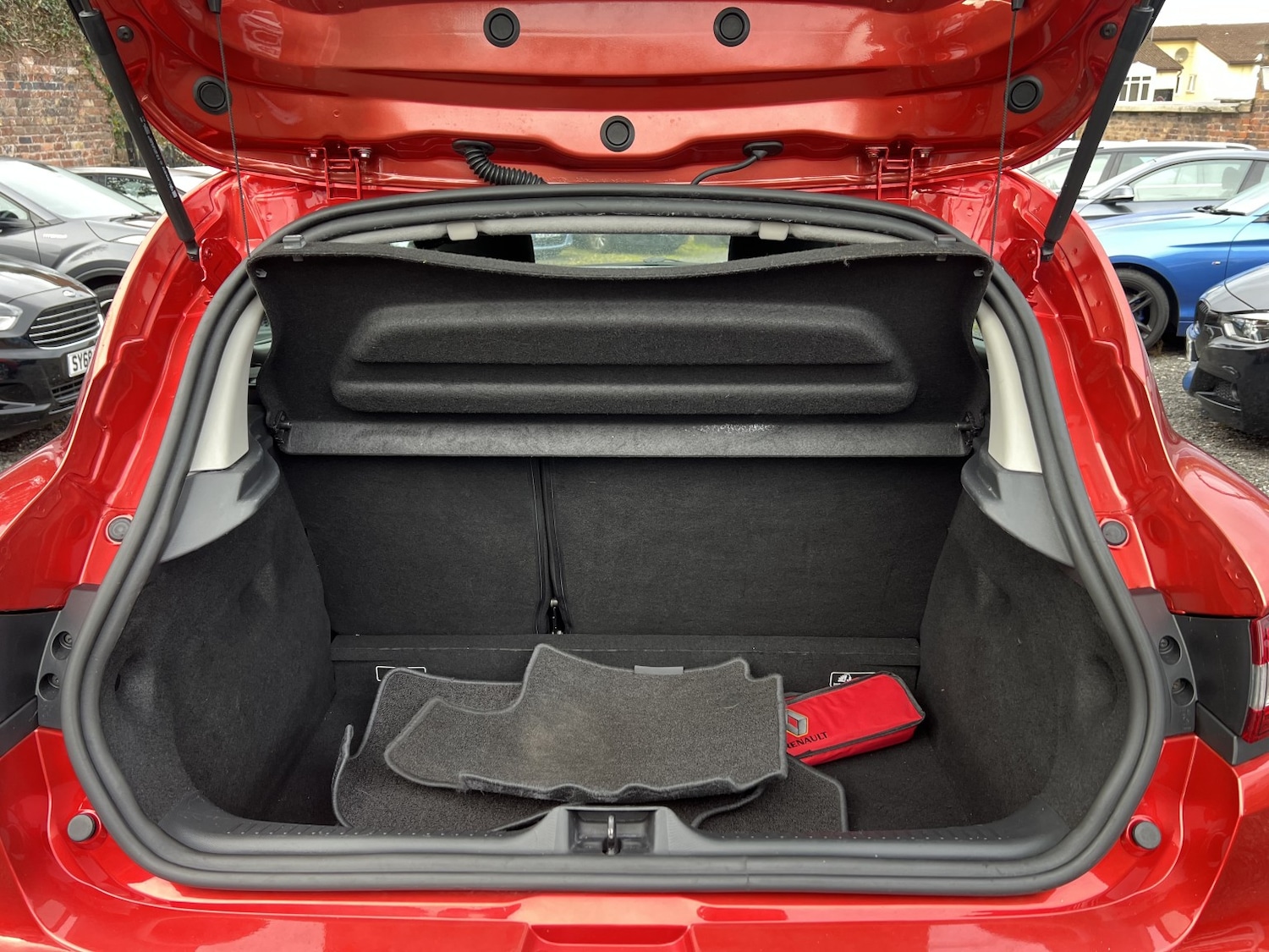 Used Renault Clio 2015 for sale - 76618675: Photo 31