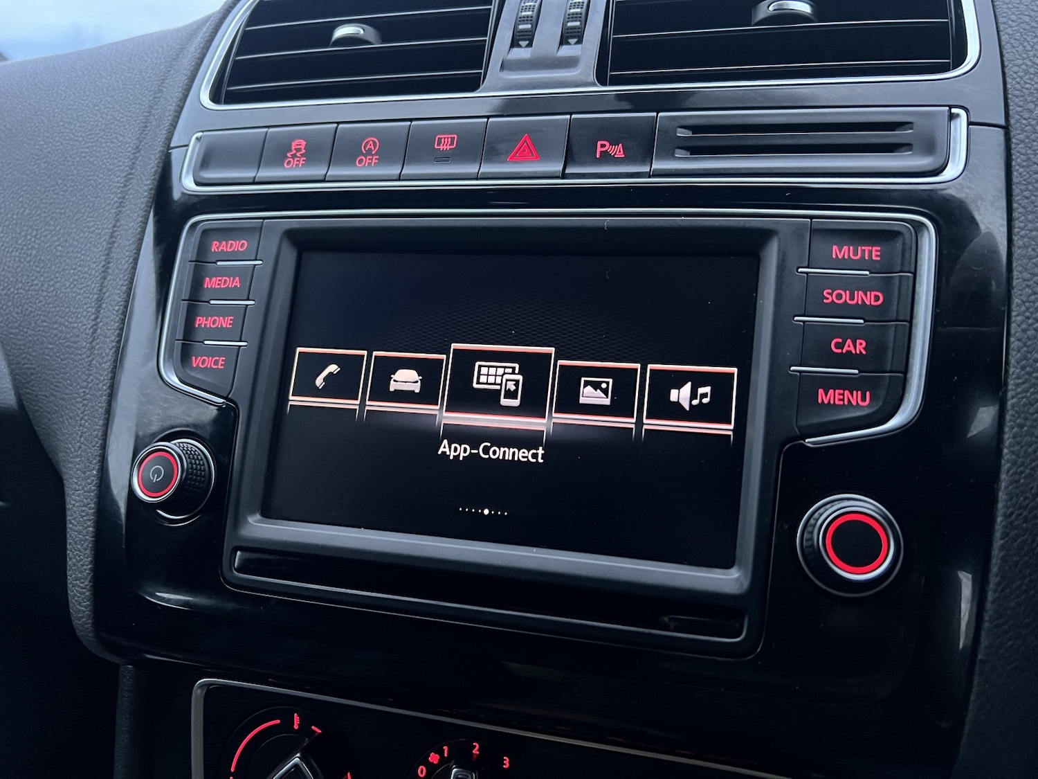 Used Volkswagen Polo 2017 for sale - 76631597: Photo 31