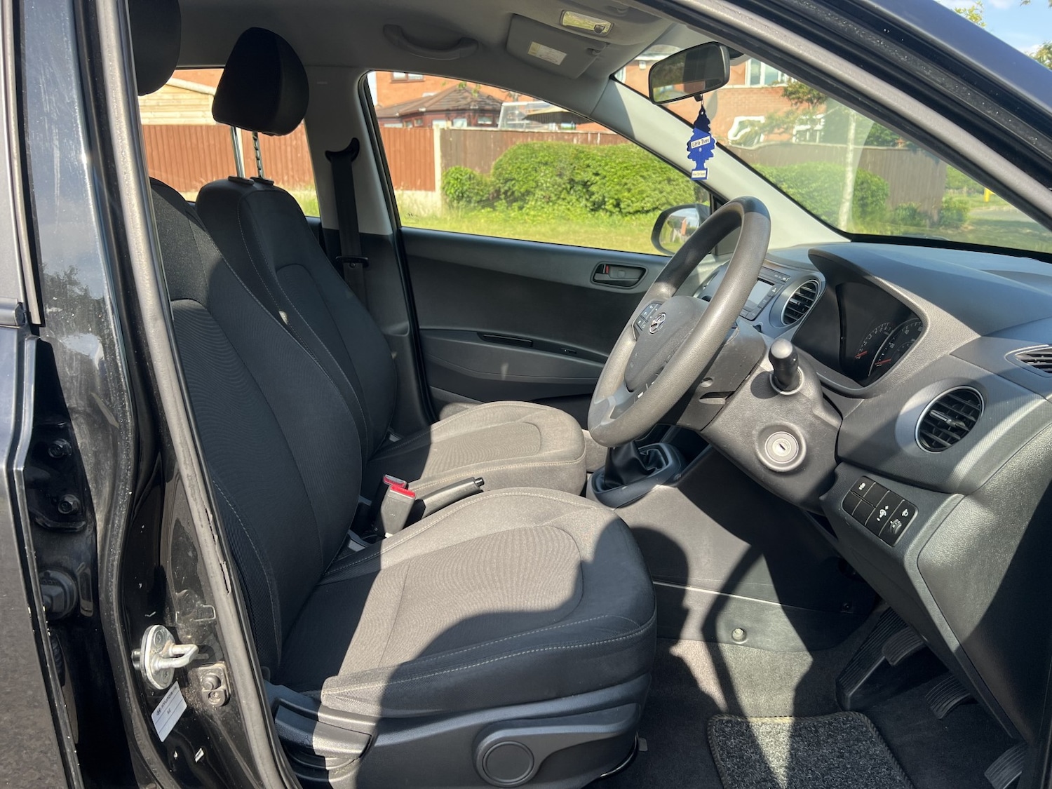 Used Hyundai i10 2017 for sale - 76618748: Photo 11