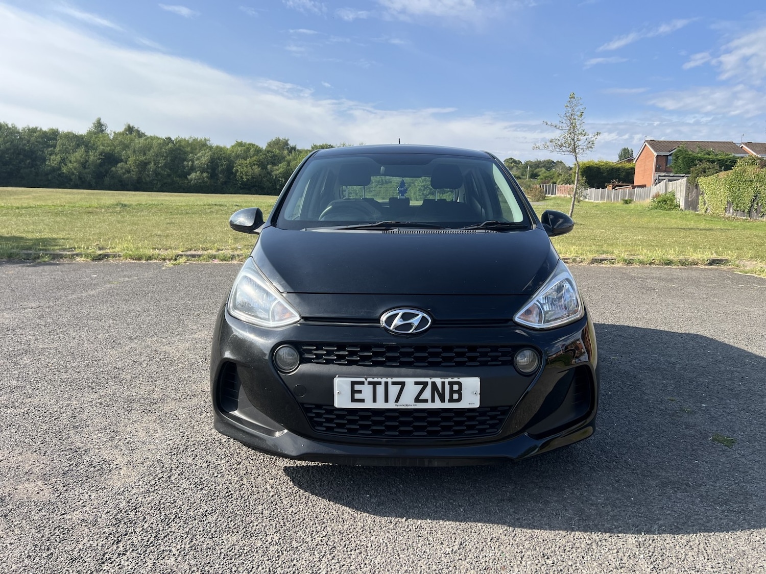 Used Hyundai i10 2017 for sale - 76618748: Photo 2