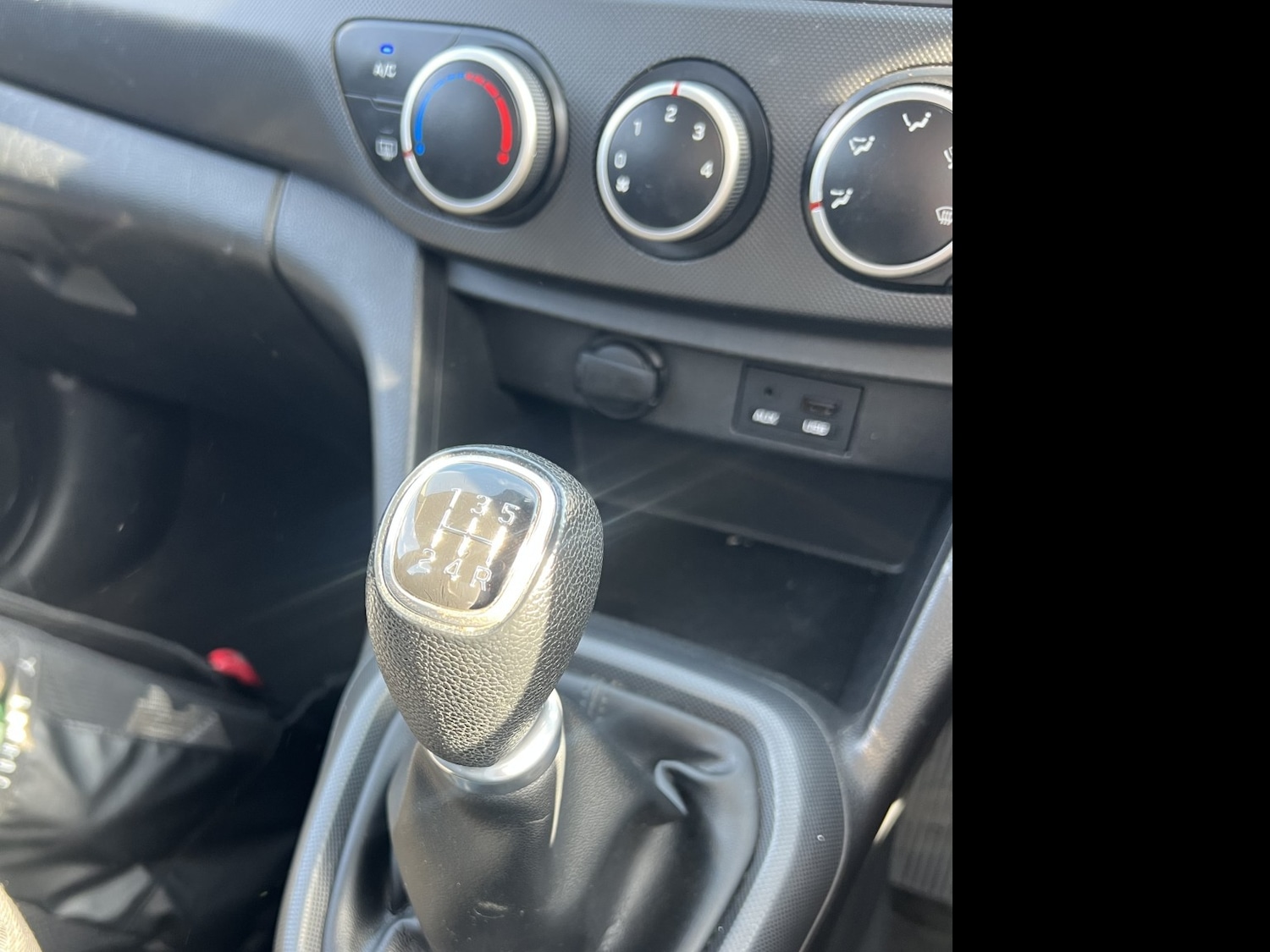 Used Hyundai i10 2017 for sale - 76618748: Photo 22