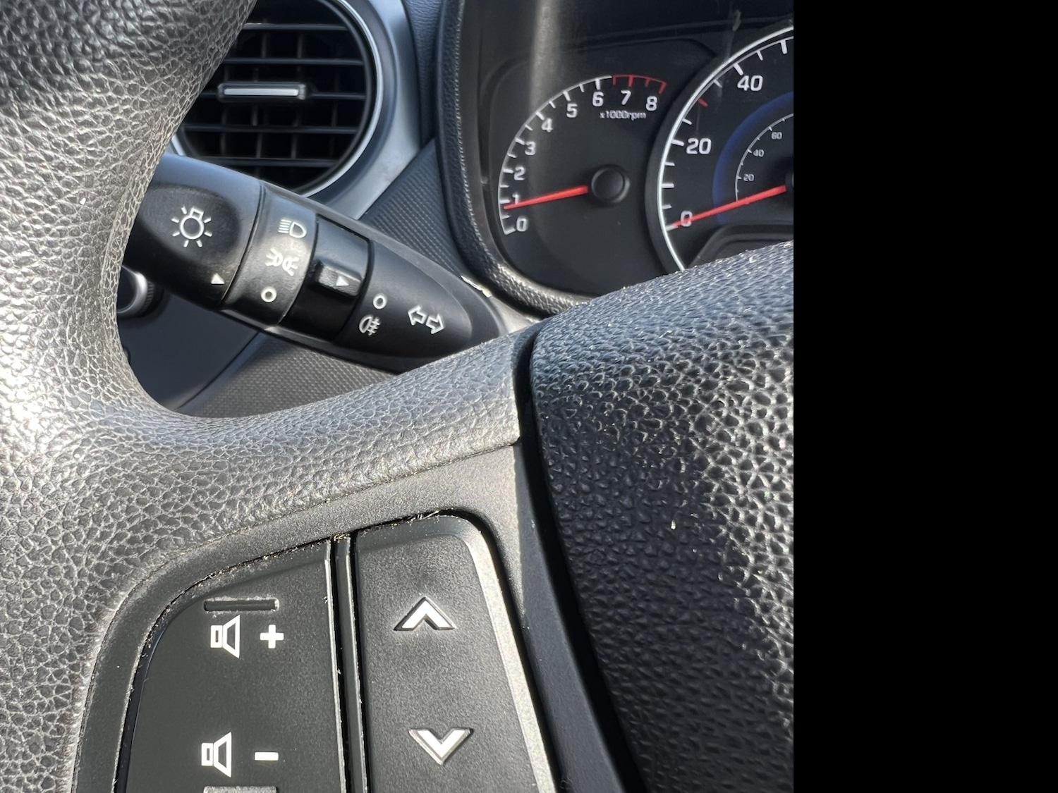 Used Hyundai i10 2017 for sale - 76618748: Photo 23