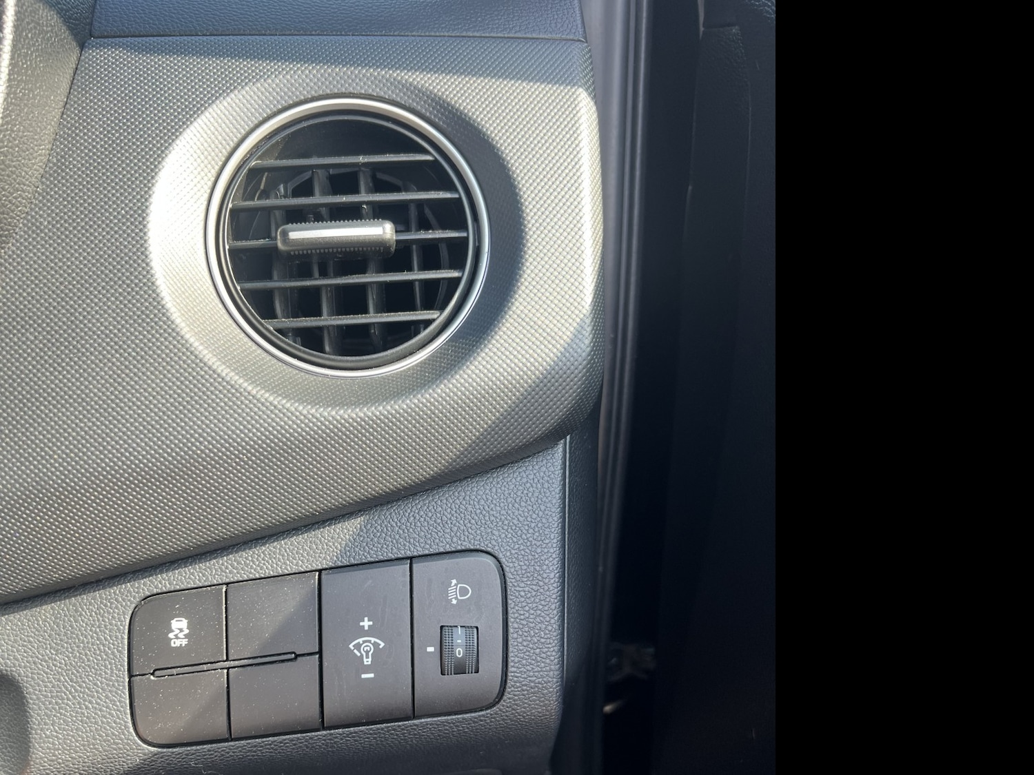 Used Hyundai i10 2017 for sale - 76618748: Photo 26