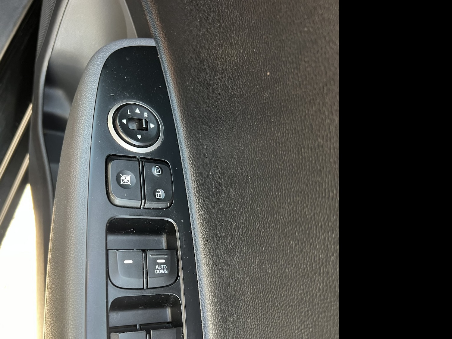 Used Hyundai i10 2017 for sale - 76618748: Photo 27