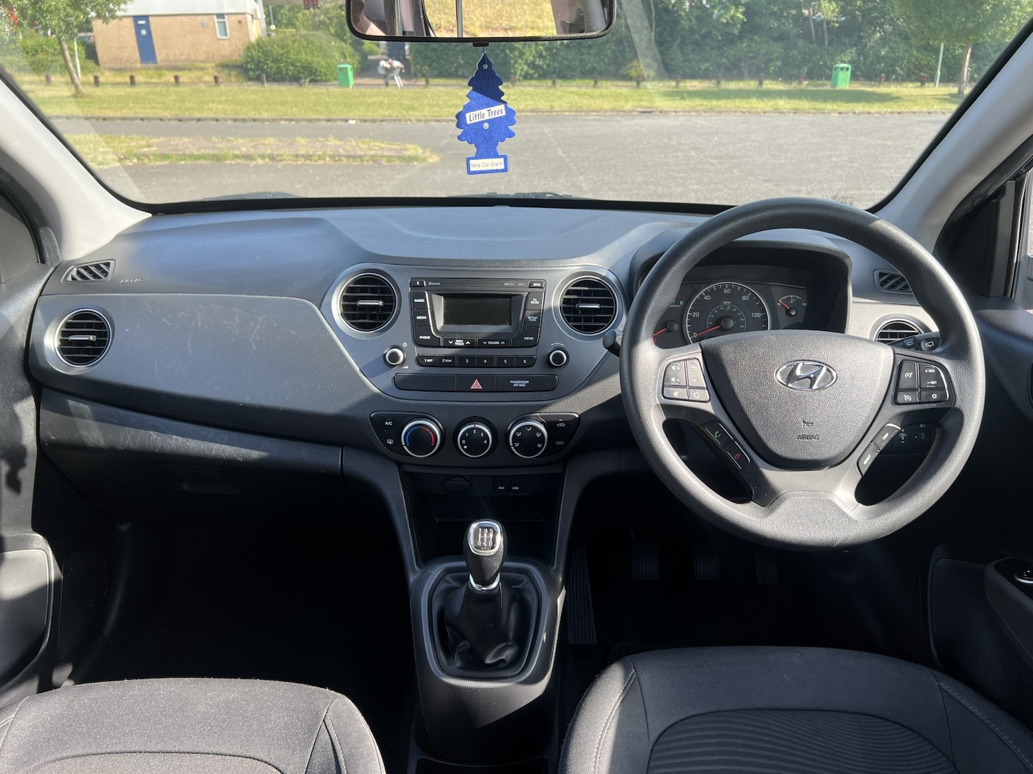 Used Hyundai i10 2017 for sale - 76618748: Photo 9