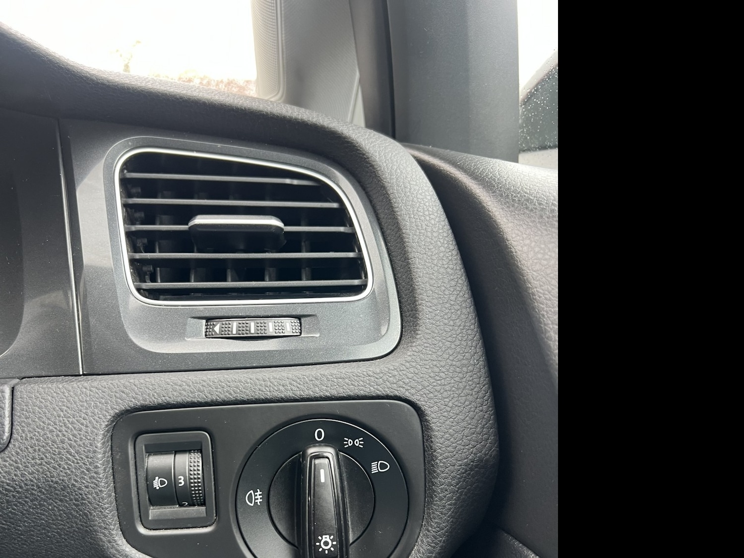 Used Volkswagen Golf 2017 for sale - 76618750: Photo 25