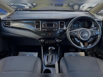 Used Kia Carens 2015 for sale - 76559909: Photo