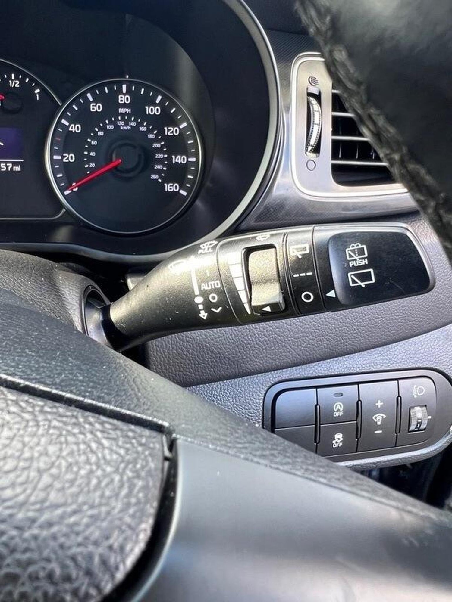 Used Kia Carens 2015 for sale - 76559909: Photo 30