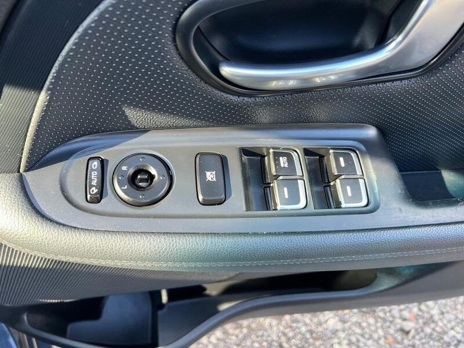 Used Kia Carens 2015 for sale - 76559909: Photo 32