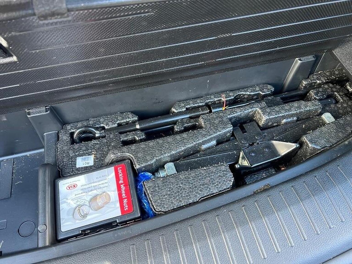 Used Kia Carens 2015 for sale - 76559909: Photo 35