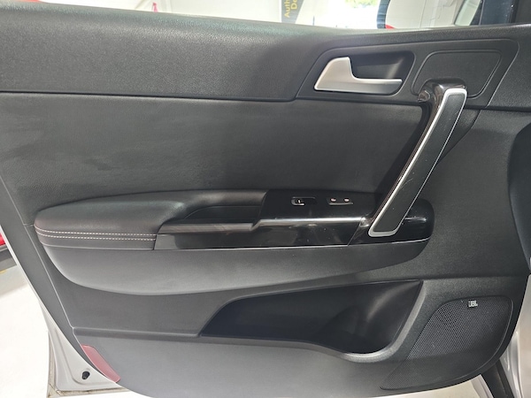 Used Kia Sportage 2016 for sale - 76020437: Photo 31