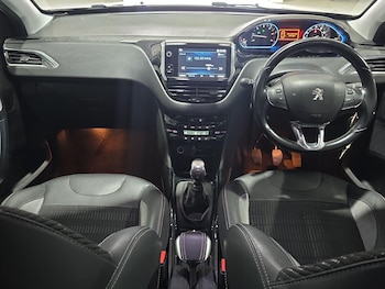 Used Peugeot 2008 2018 for sale - 77242584: Photo