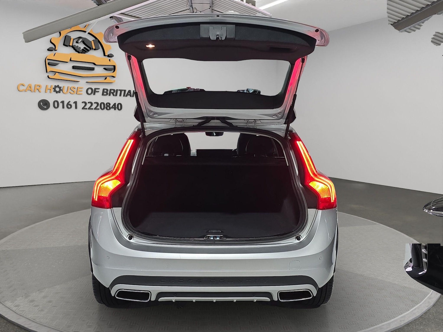 Used Volvo V60 Cross Country 2016 for sale - 77376835: Photo 10