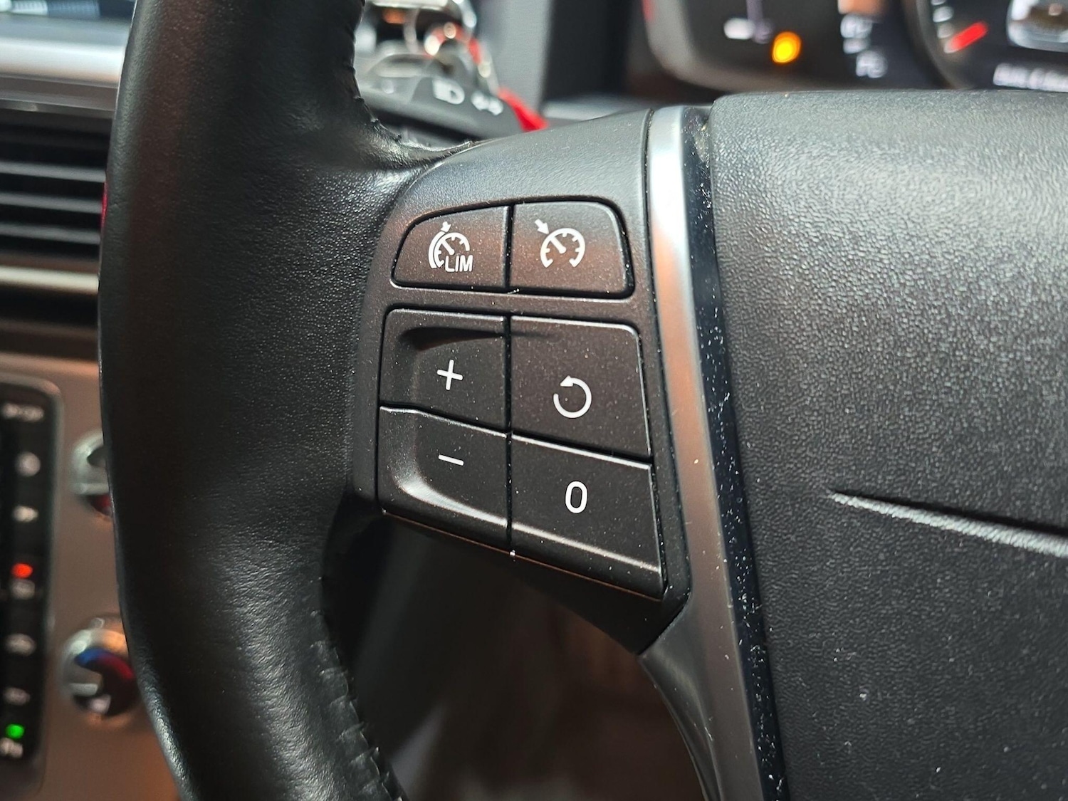 Used Volvo V60 Cross Country 2016 for sale - 77376835: Photo 32