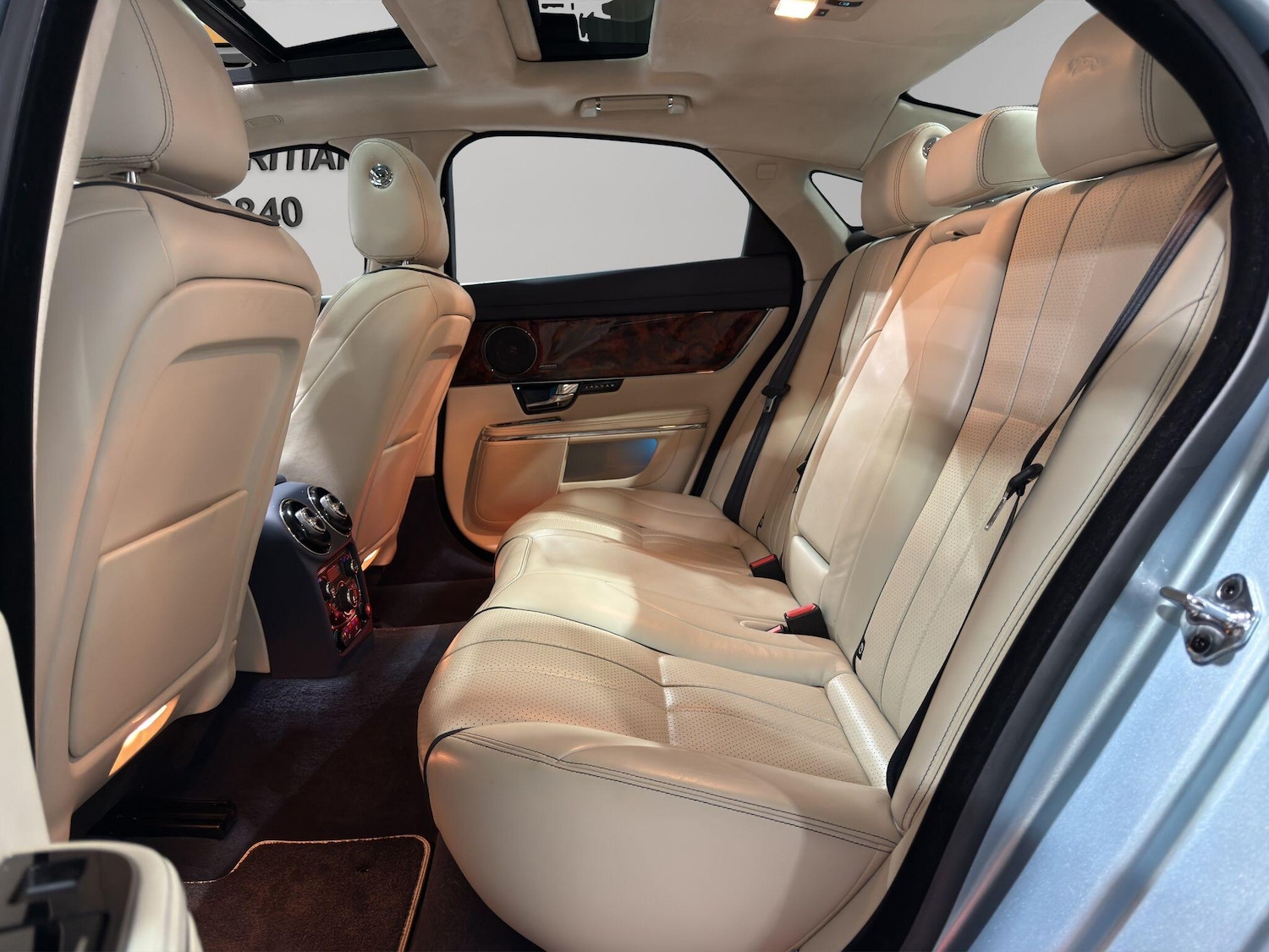 Used Jaguar XJ 2013 for sale - 77537609: Photo 16