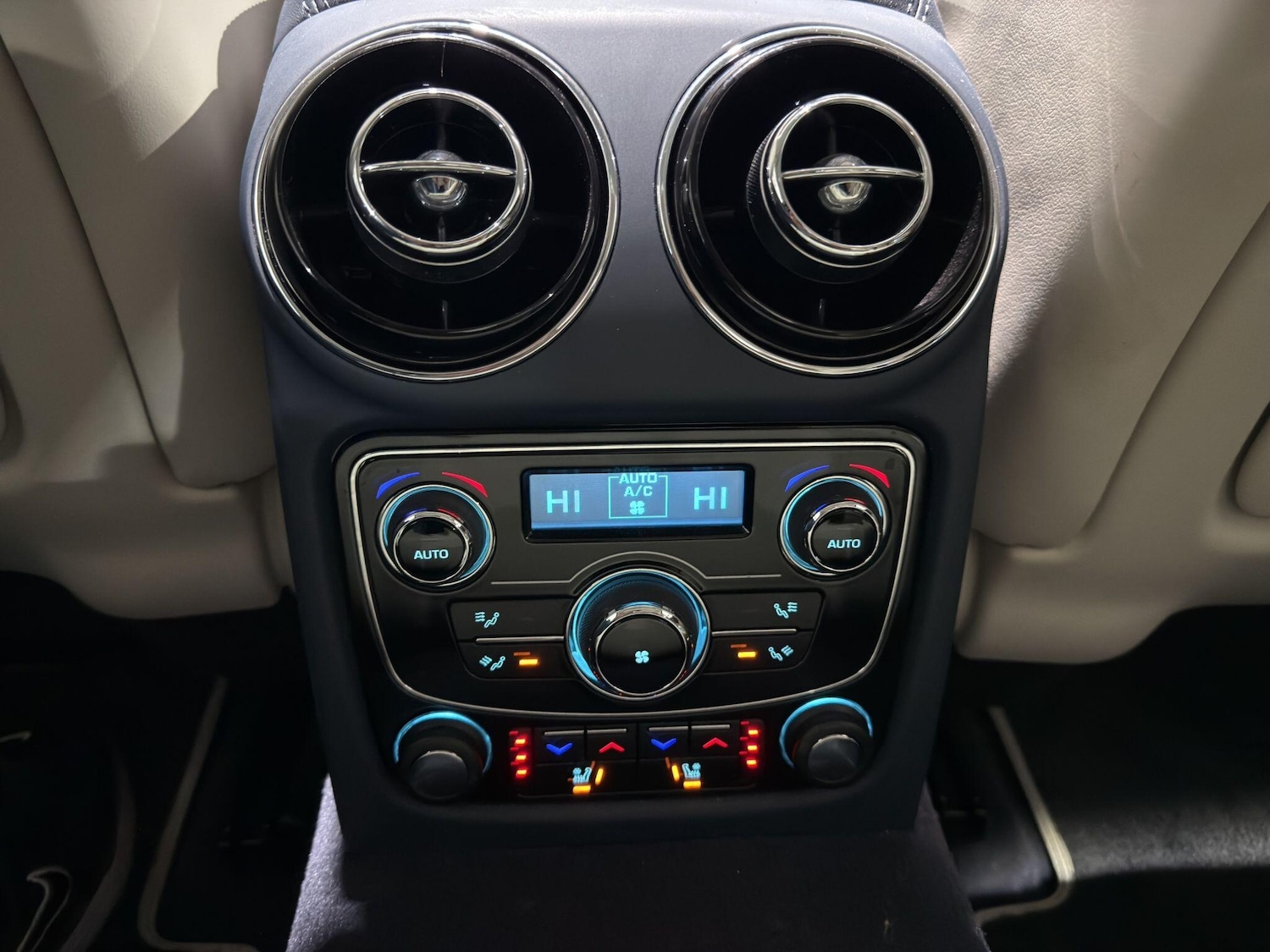 Used Jaguar XJ 2013 for sale - 77537609: Photo 19