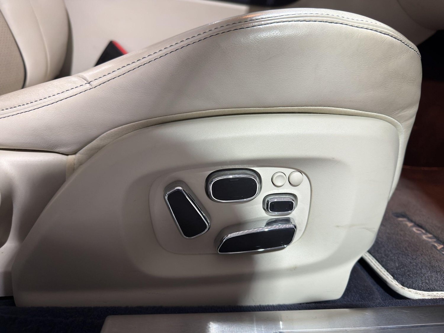 Used Jaguar XJ 2013 for sale - 77537609: Photo 22