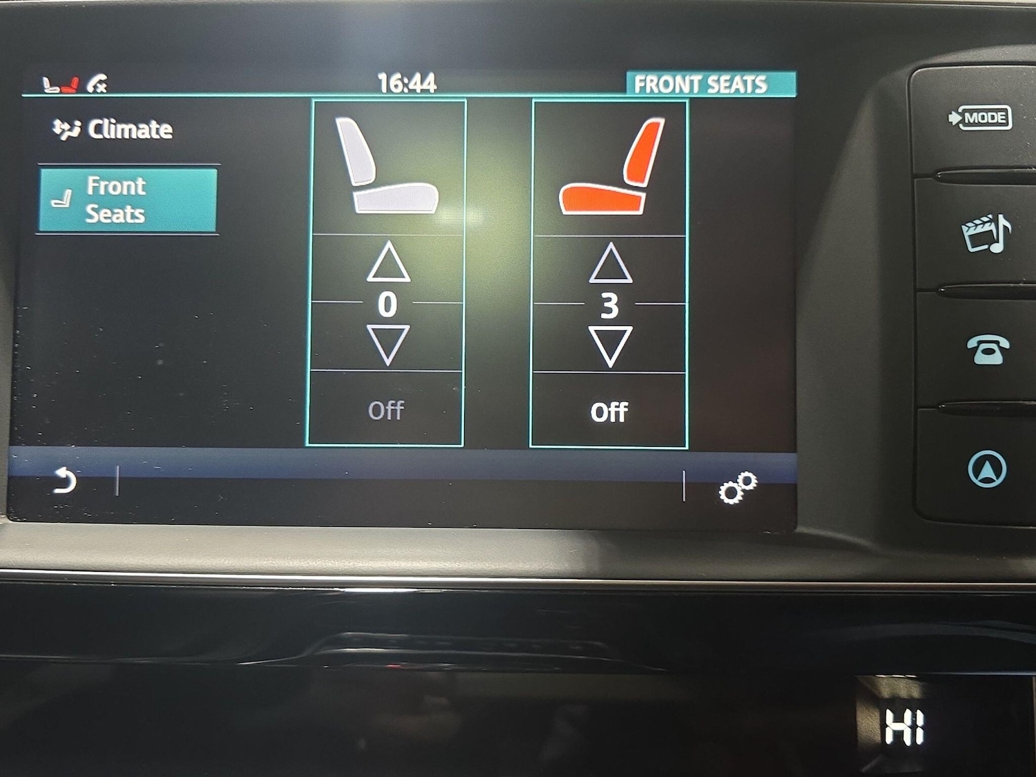 Used Jaguar XE 2016 for sale - 76689144: Photo 15