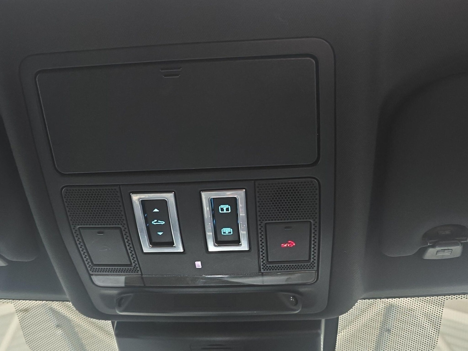 Used Jaguar XE 2016 for sale - 76689144: Photo 24