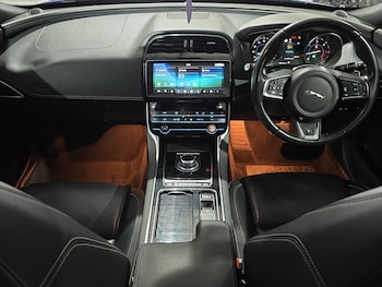 Used Jaguar XE 2018 for sale - 77784428: Photo