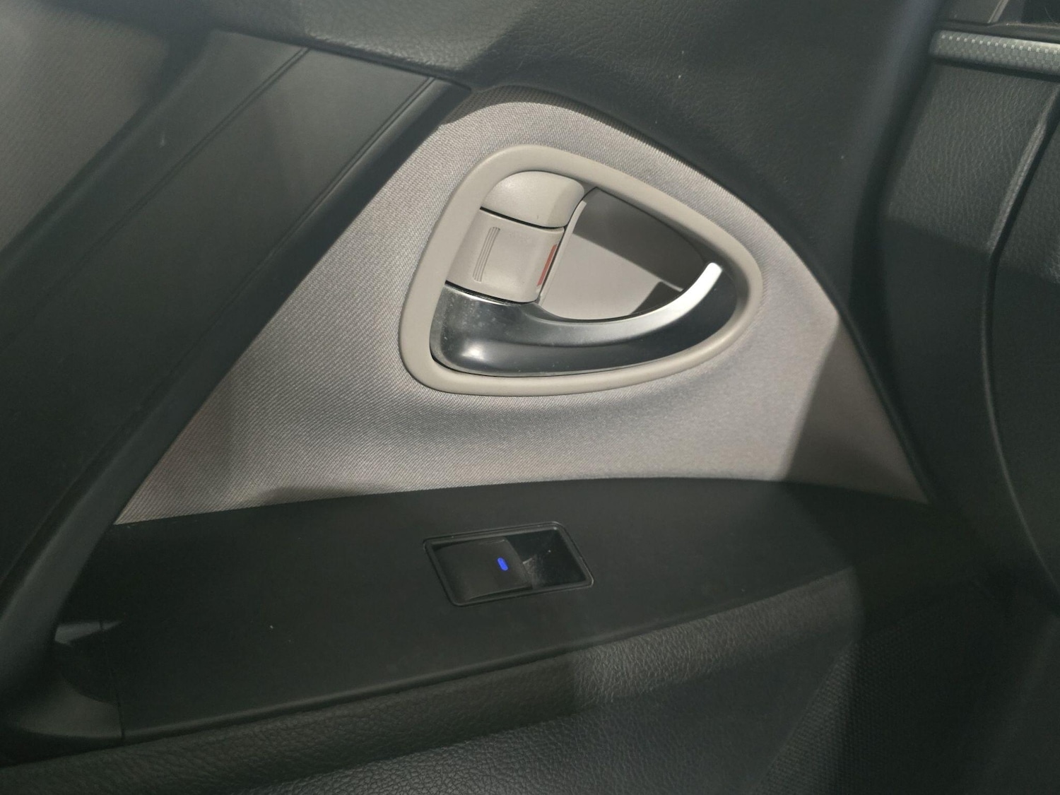 Used Toyota Avensis 2016 for sale - 76866580: Photo 26