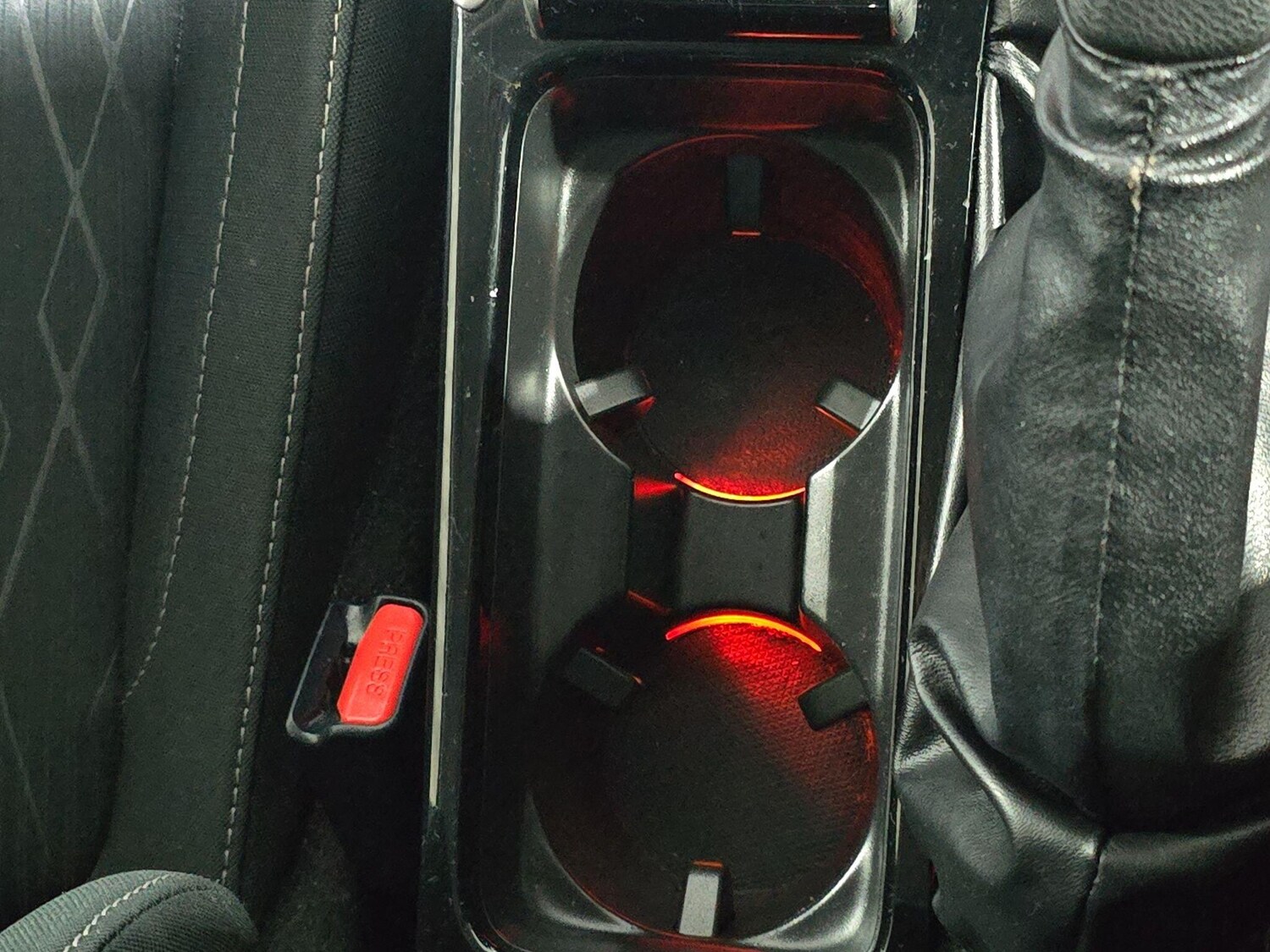 Used Mitsubishi Eclipse Cross 2018 for sale - 76408729: Photo 34