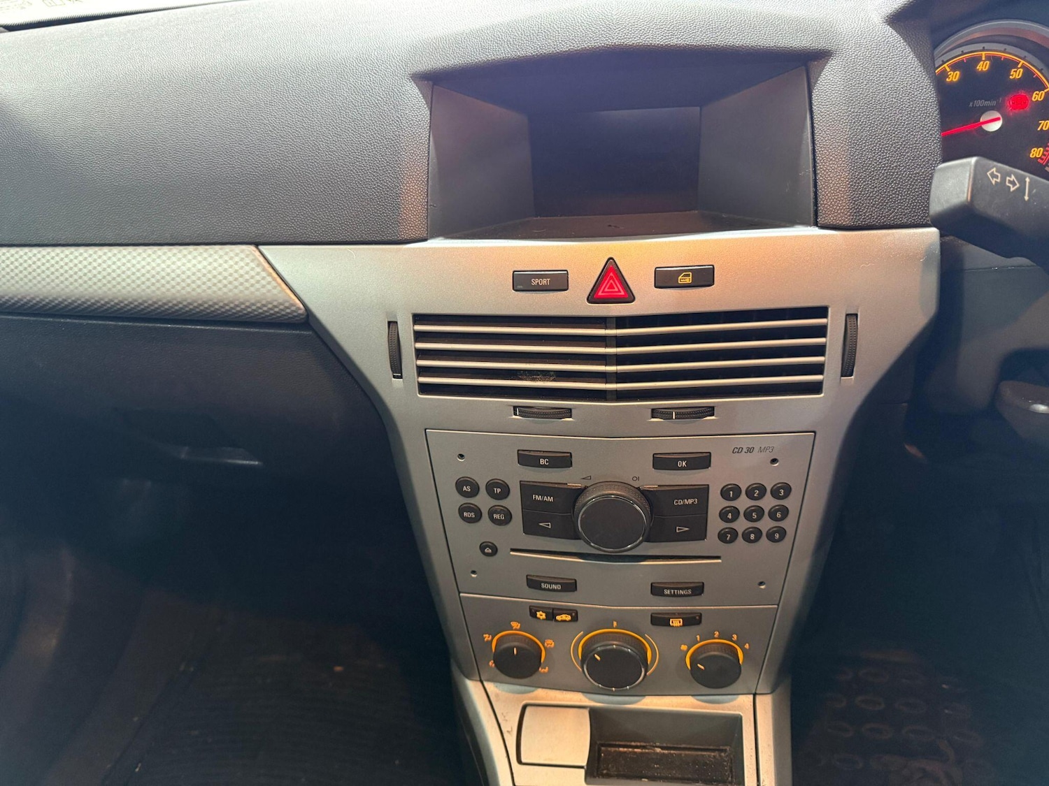 Used Vauxhall Astra 2010 for sale - 77598794: Photo 17