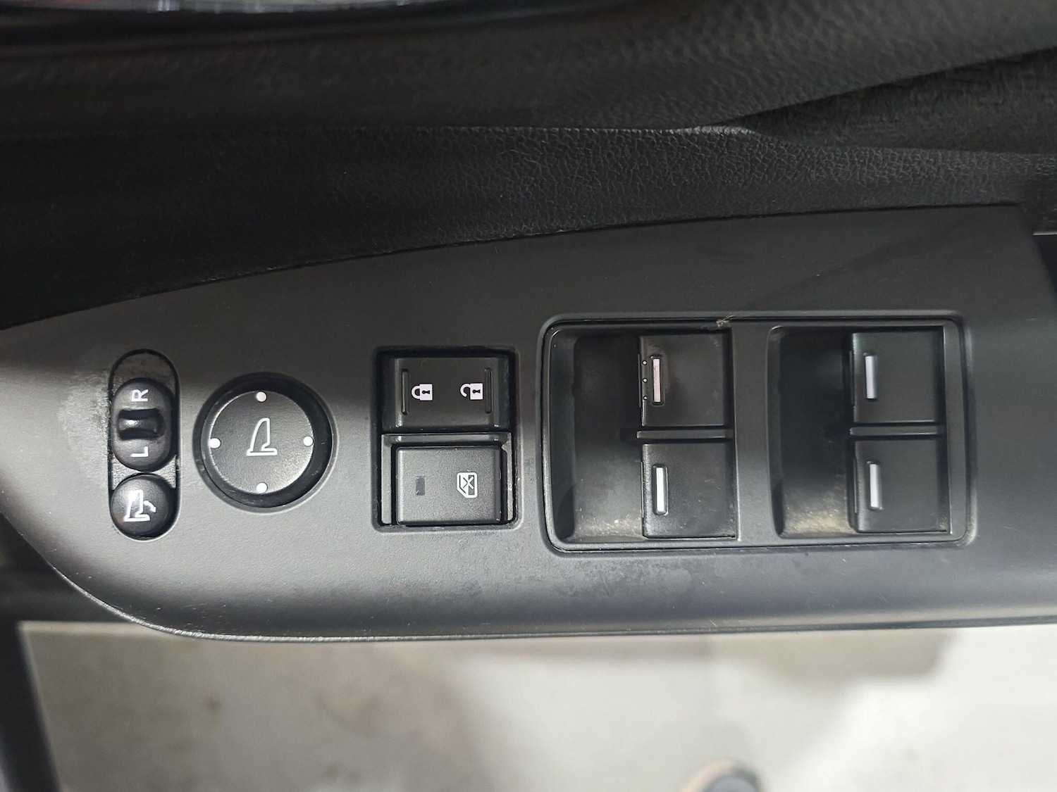 Used Honda CR-V 2015 for sale - 77174460: Photo 26